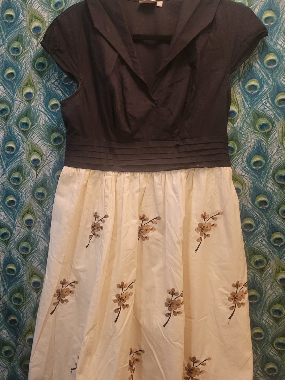eshakti Black Bodice Cream Floral Midi Dress